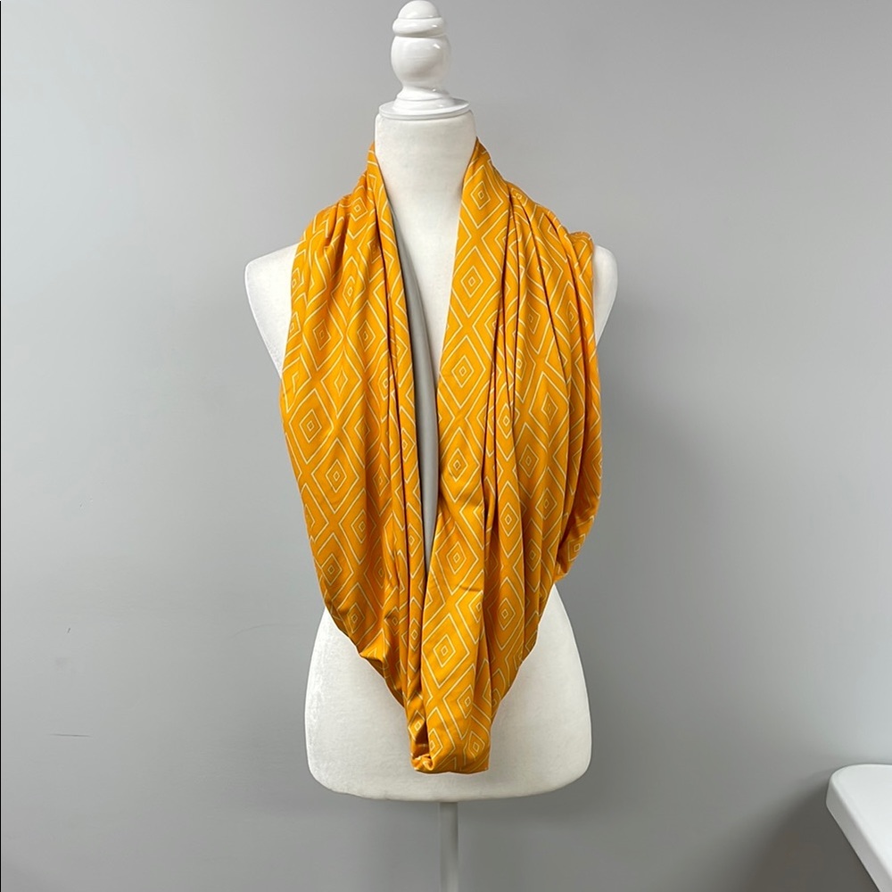 Under Armour Yellow and Gray Scarf